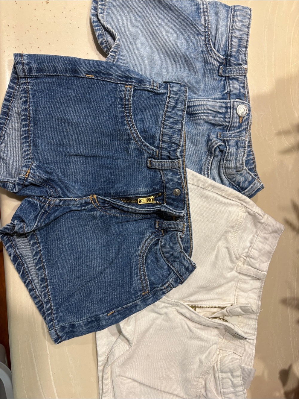 Girls H & M Classic High-Rise Denim Shorts - Blue and White